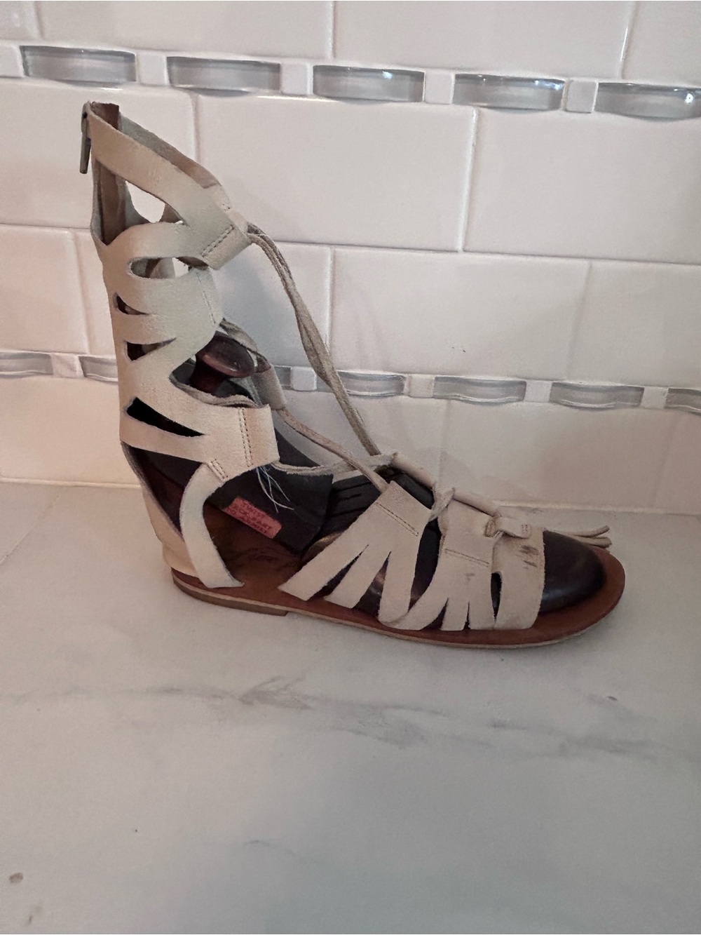 Free People Cream Lace-Up Gladiator Sandals. Suede.